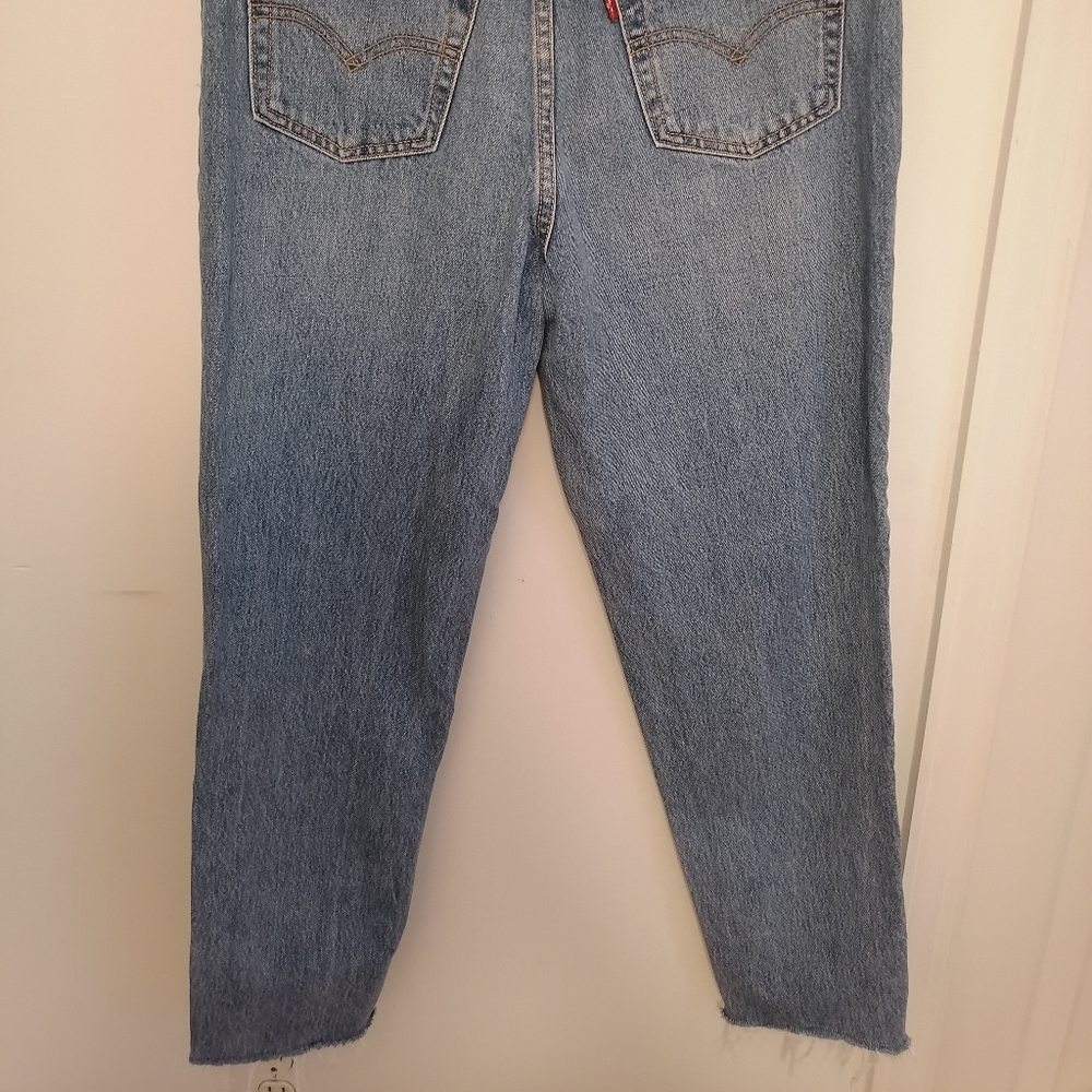 Levi's Premium Mom Jeans Size 28 - Picture 4 of 8